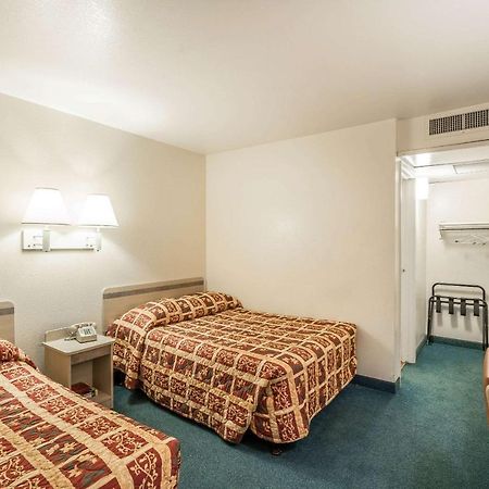 Rodeway Inn Паско Екстер'єр фото