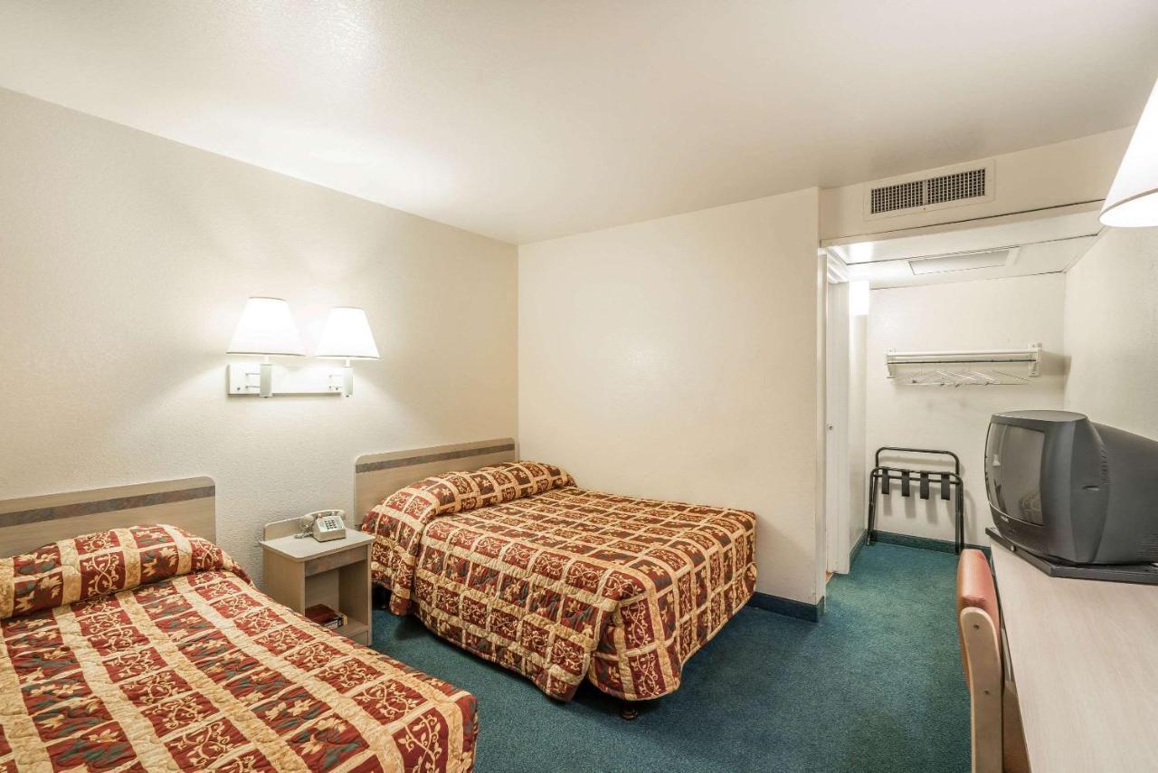Rodeway Inn Паско Екстер'єр фото